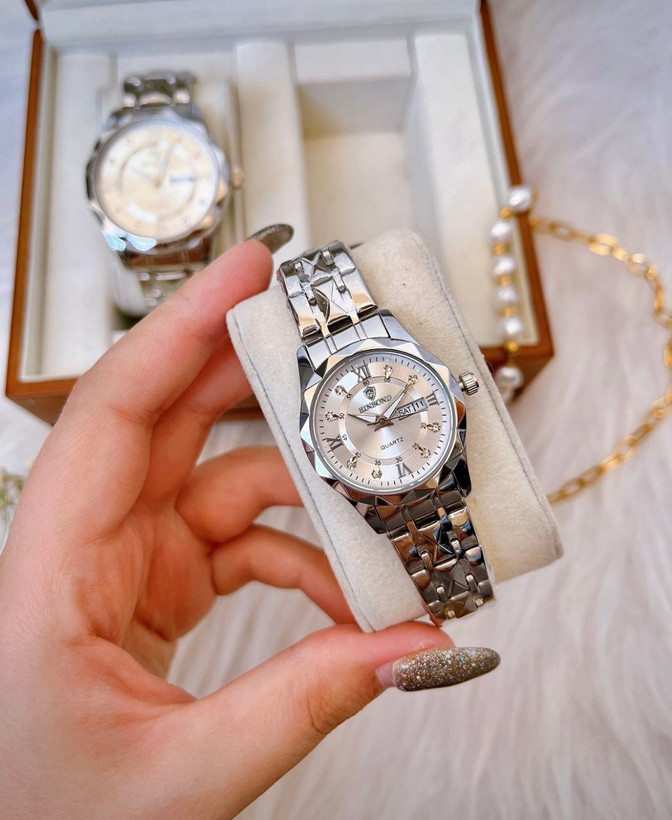 ☑️BIN BOND Couple watch👩❤️💋👨 《highe quality》 watch ⌚️بین باند مدلی نو مقاوم دربرابر آب برندشرکتی دارای روز شمار ایام هفته بند استیل فولاد شیشه سافایر شب نما قفل دو پروانه موتور کوارتز